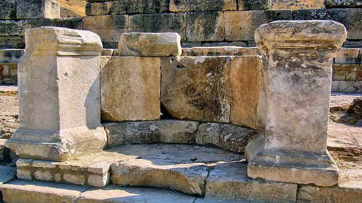 Hierapolis Tritonlu Çeşme Binası